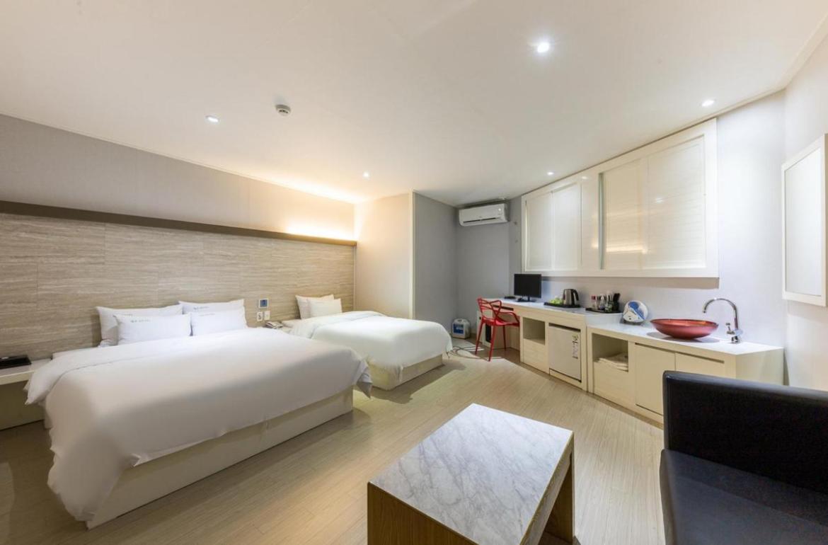 Daesan Hotel Seosan Экстерьер фото