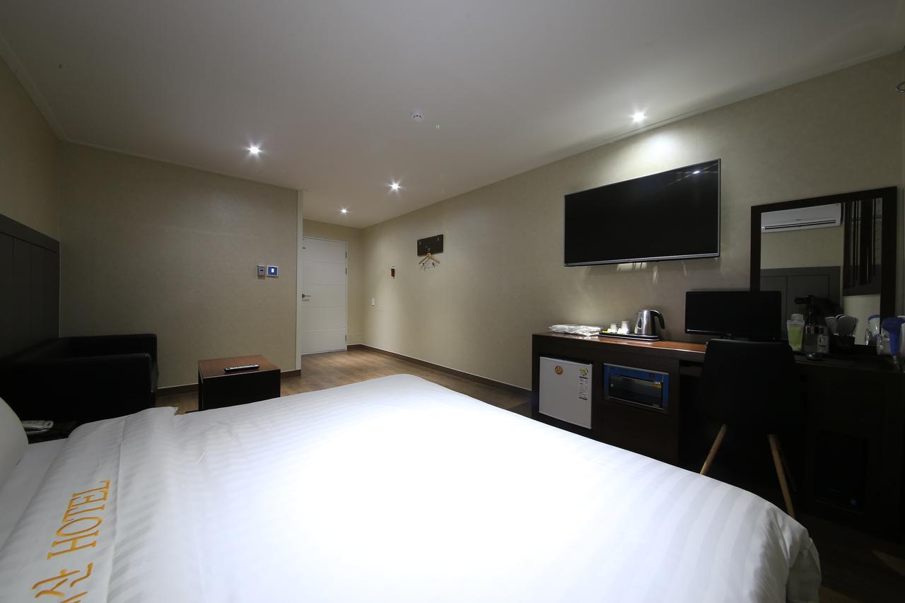 Daesan Hotel Seosan Экстерьер фото
